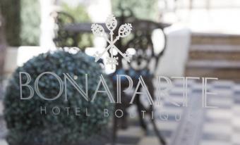  Hotel-Bonaparte-Ingreso