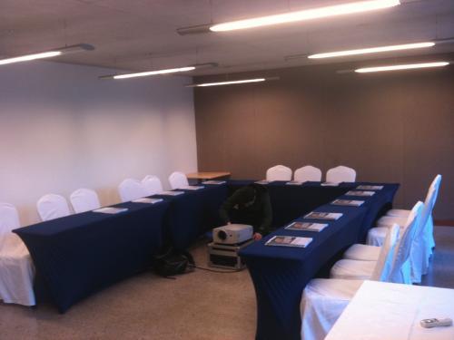 Centro-de-eventos-CIS-sala-reunión