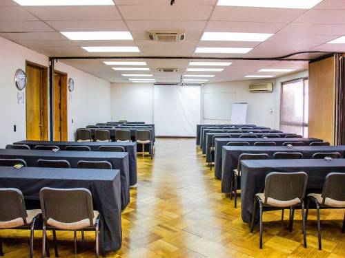 CentroLyon-salón-roble-escuela