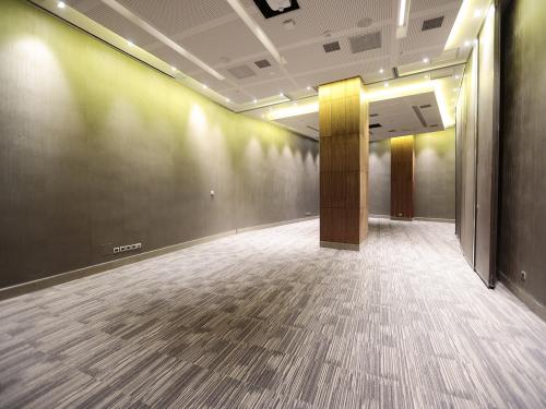 Hotel-Cumbres-Vitacura-Salón-Gran-Abetos-o-Gran-Hualtatas-1