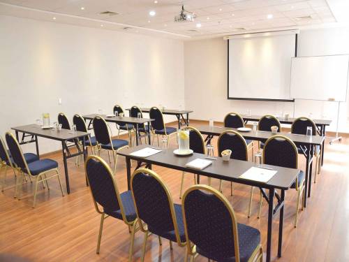 Hotel-Director-Vitacura-Salón-OSORNO-montaje-ESCUELA