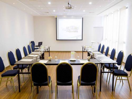 Hotel-Director-Vitacura-Salón-OSORNO-montaje-U