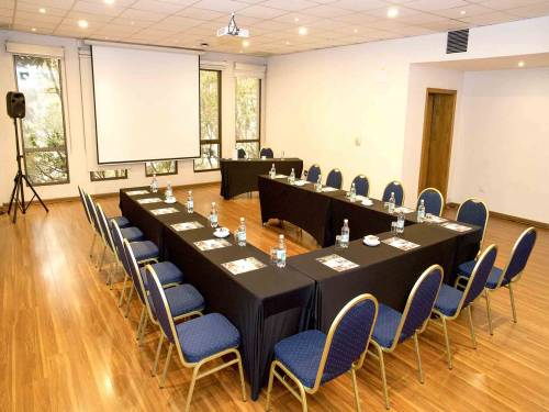 Hotel-Director-Vitacura-Salón-VITACURA-montaje-U