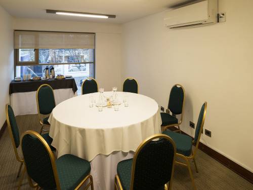 Hotel-Presidente-Suites-Santiago-salón-Innsbruck-cena