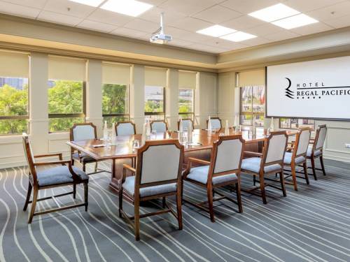 Hotel-Regal-Pacific-Salón-Regal-Boardroom