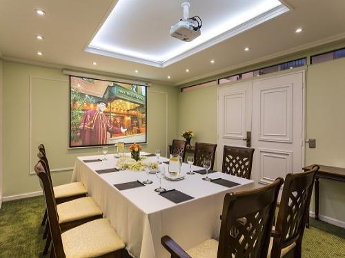 Hotel-Santiago-Park-Plaza-salón-Quitor-1