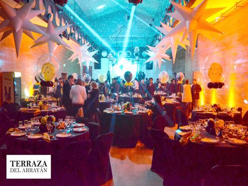 Terraza-del-Arrayán-Salón-1er-piso-mesas-cena